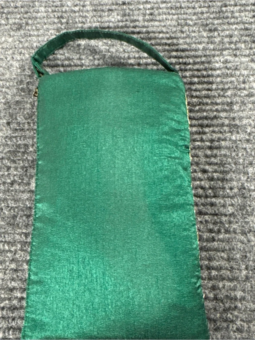 Bamboo Trading Company Cell Phone or Club Bag Crossbody Christmas Cardinals NWT